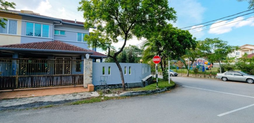 [HUGE LAND CORNER LOT] 2 Storey Bandar Putra Permai, Seri Kembangan